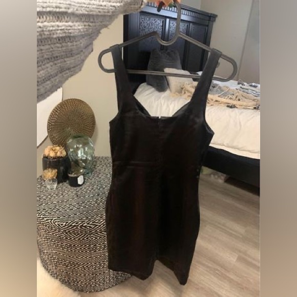 Babaton Dress - Picture 4 of 4